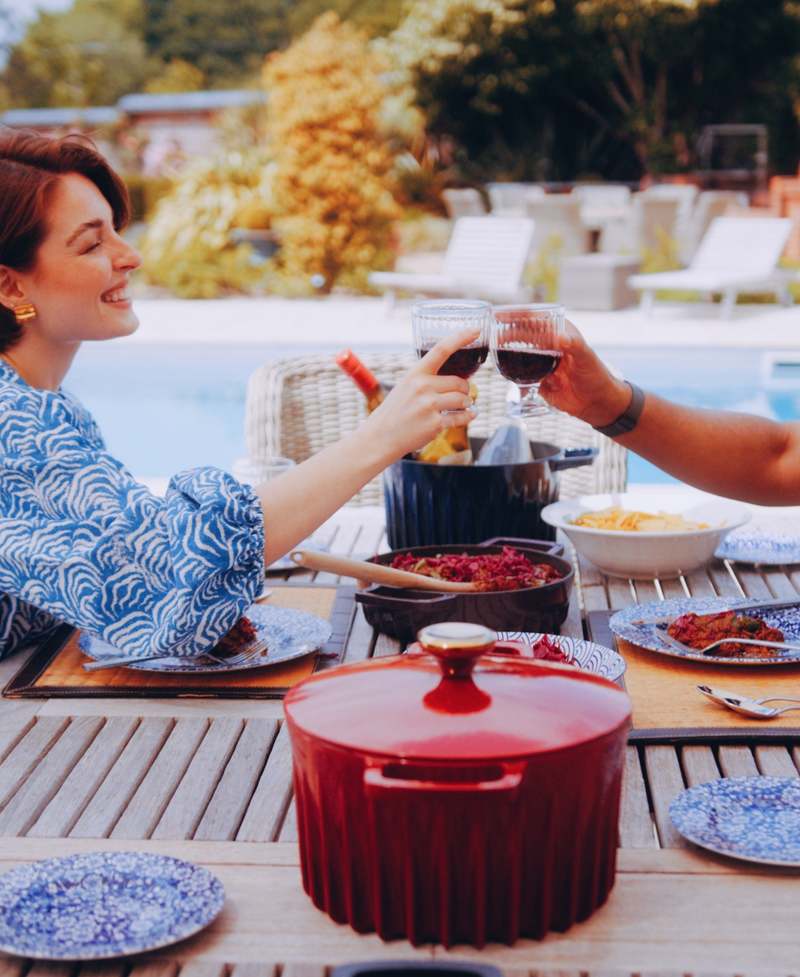 Fireup Cookware Limited Rapid Heat Enameled Cast Iron 5.5-Quart Dutch Oven - Rosso Red