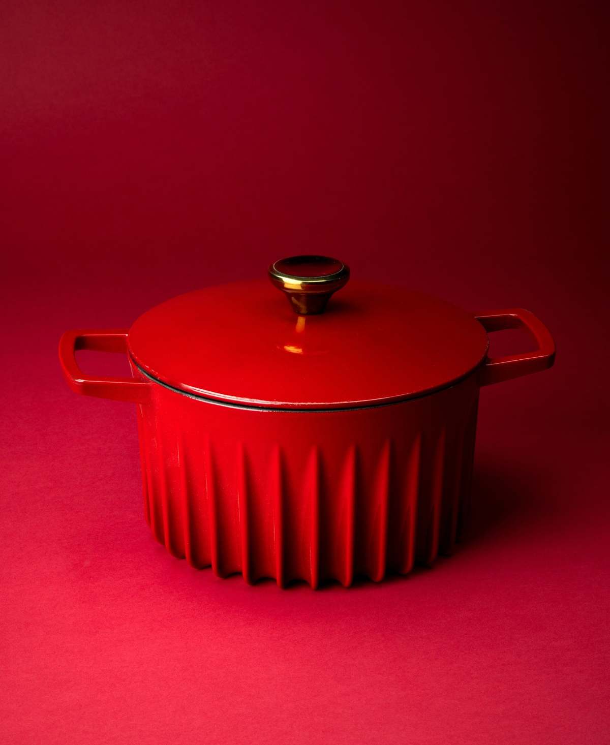 Fireup Cookware Limited Rapid Heat Enameled Cast Iron 5.5-Quart Dutch Oven - Rosso Red - Image 4 of 5