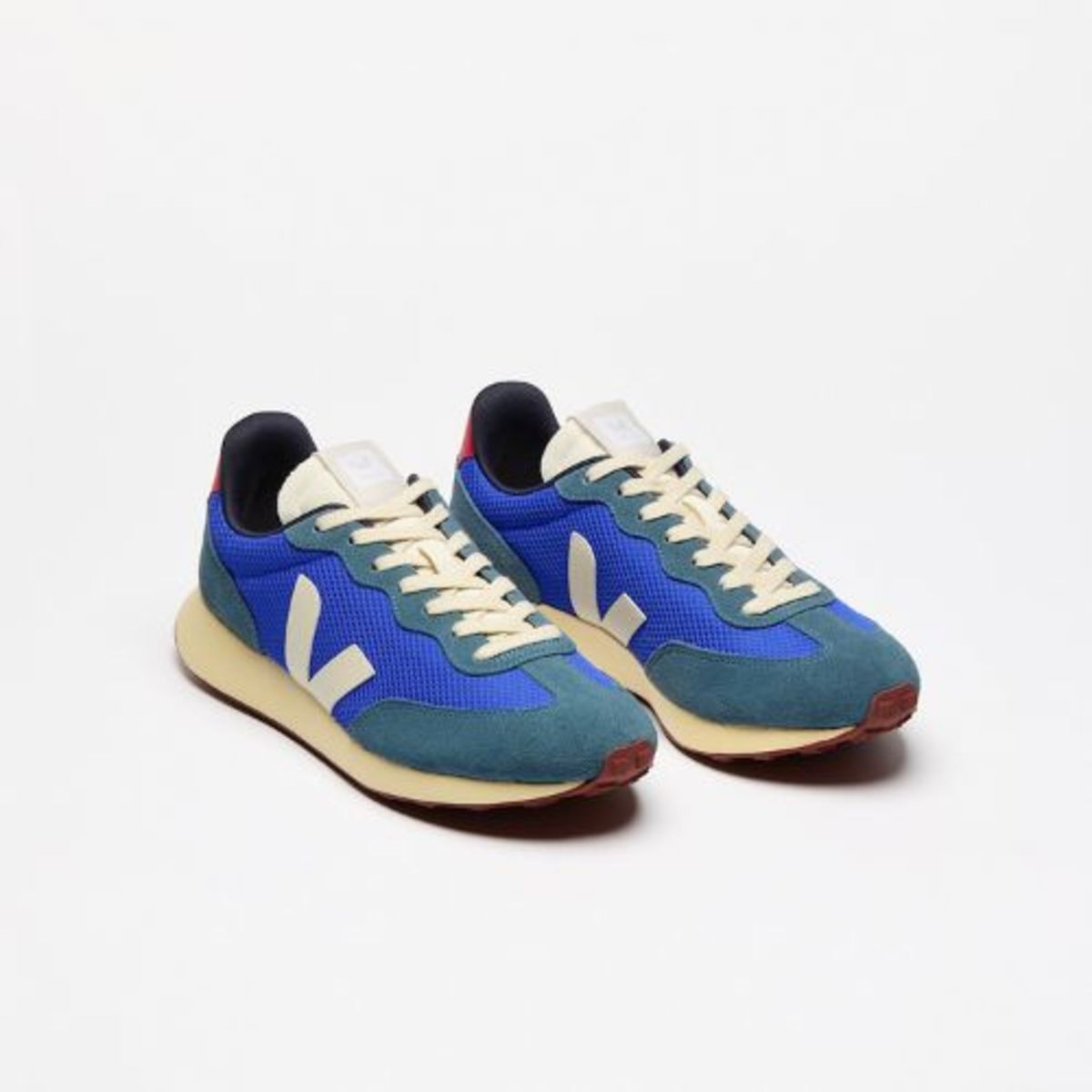 VEJA Rio Branco II Alveomesh Sneakers - Image 2 of 4