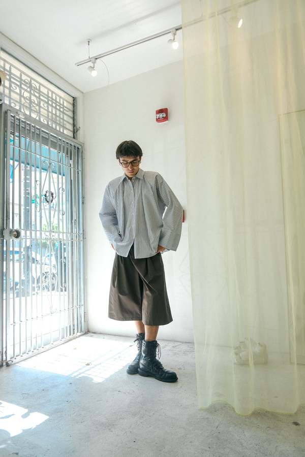AMOMENTO Two Tuck Wide Shorts