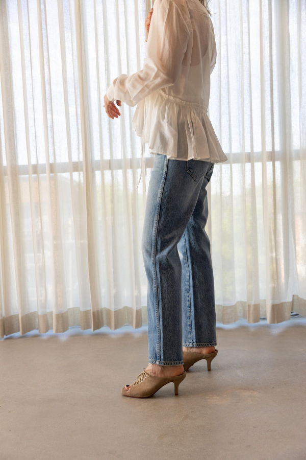 amo denim 143 Mid Rise Slim Jeans