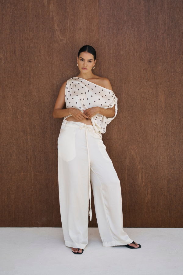 BAHHGOOSE Off Shoulder Polka Top