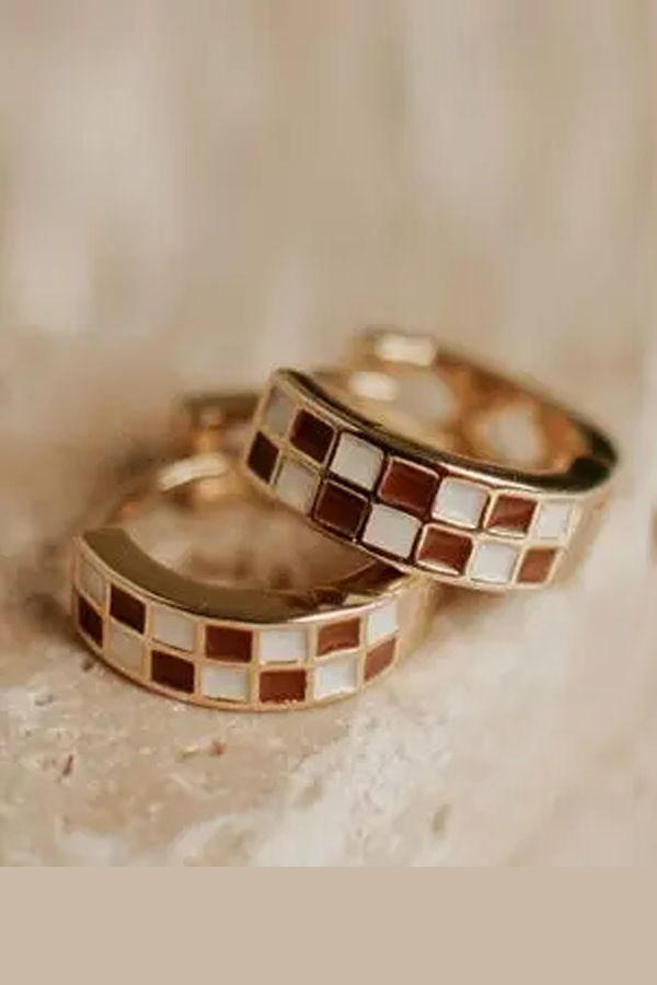 Romi Brown & White Checkered Hoops