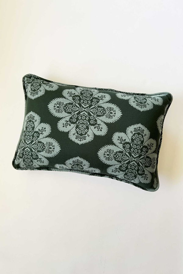 Ace & Jig Snuggle Piped Pillow - Cotswolds