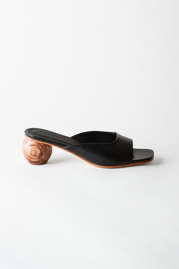 Huma Blanco Noa Heeled Sandal - Pebbled Coal Patent