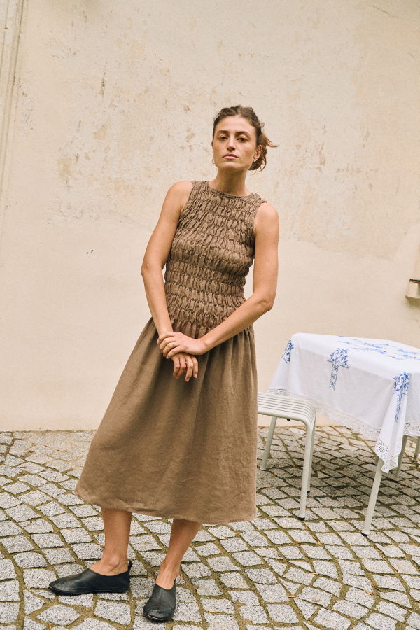 Linenfox Emilija Smocked Linen Dress - Cacao
