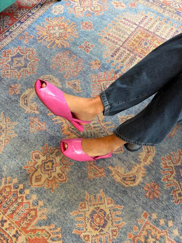 INTENTIONALLY __________. Indo Sandal - Bubblegum Pink