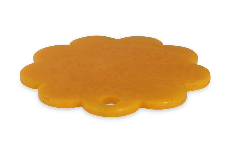 Casa Amarosa Scallop Resin Charcuterie Board - Thumbnail 2