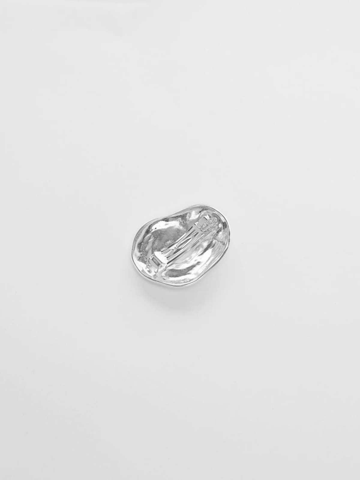 Wolf Circus Bean Barrette - Image 1 of 4