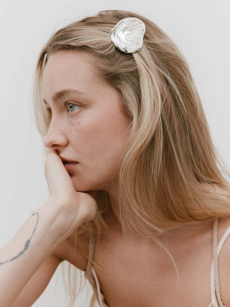 Wolf Circus Bean Barrette