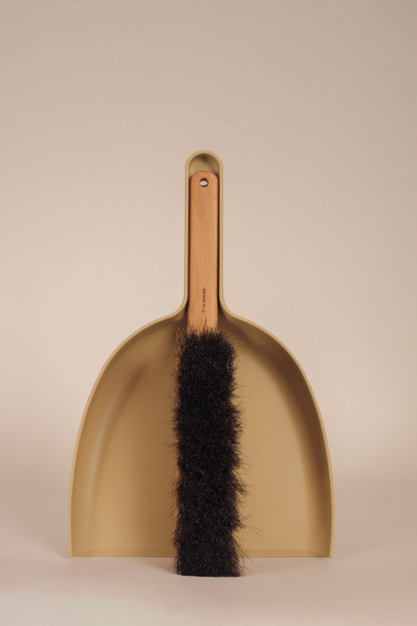 IRIS HANTVERK Dustpan and Brush Set