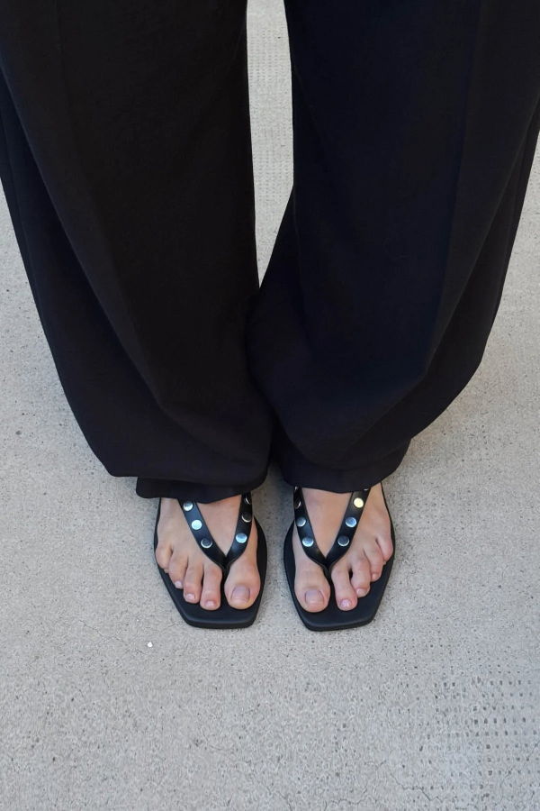 Alohas Ola Studs Leather Sandals