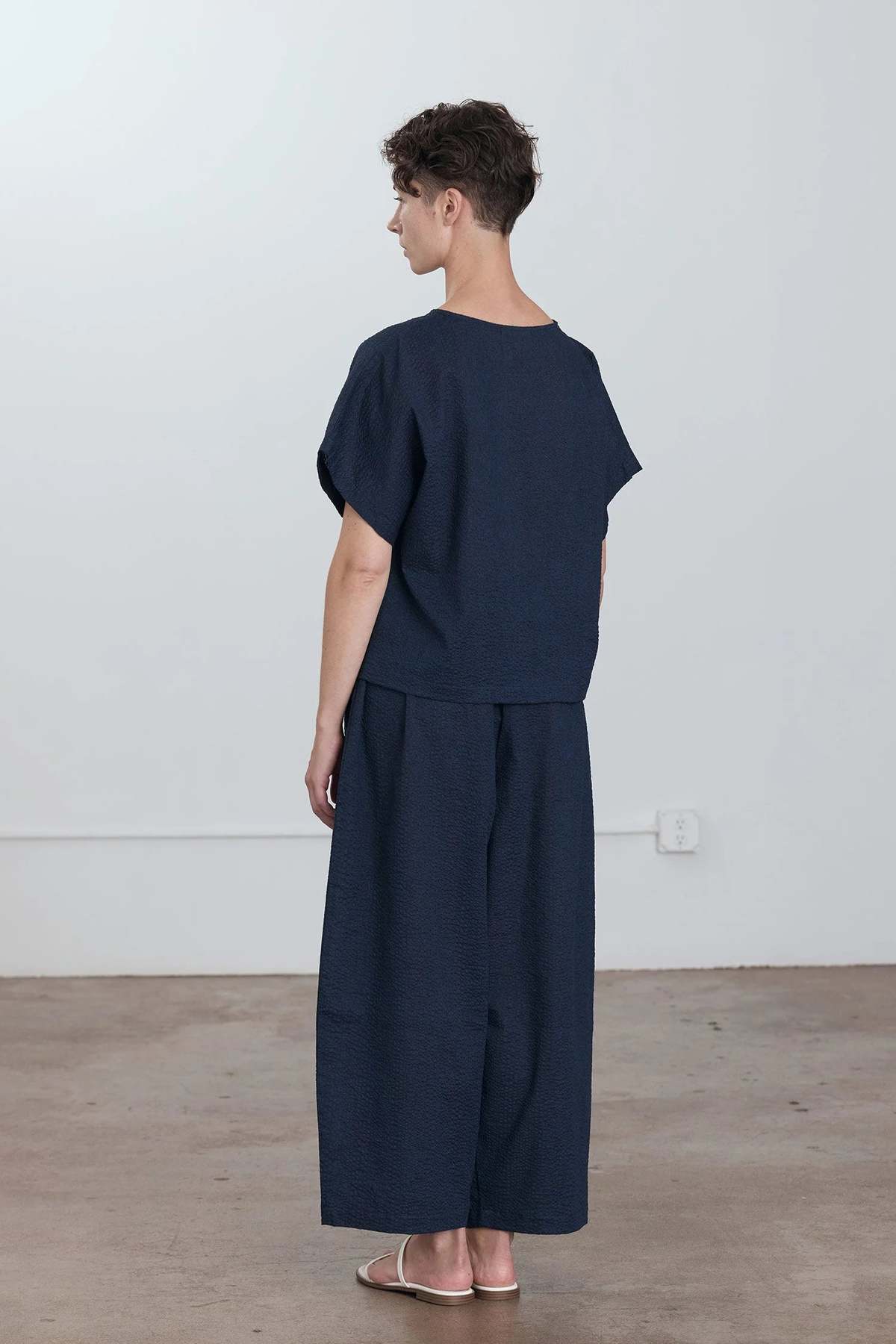 Black Crane Wide Pant with Micro Wave - Image 5 of 6