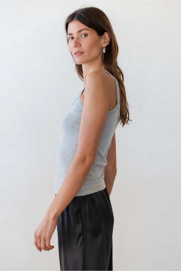 Donni. The Baby Rib Scallop Tank - Heather Grey