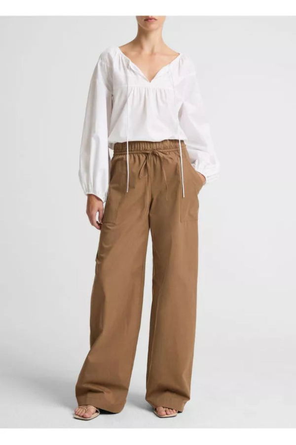 Vince. Mid Rise Cotton Drawstring Pant - Almondine