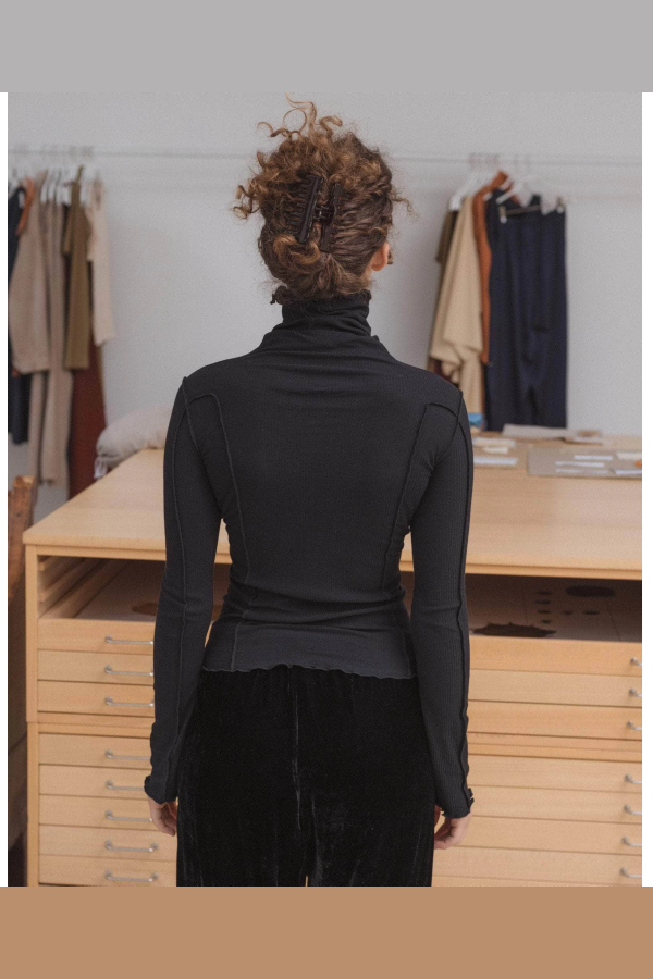 Baserange Omato Turtleneck