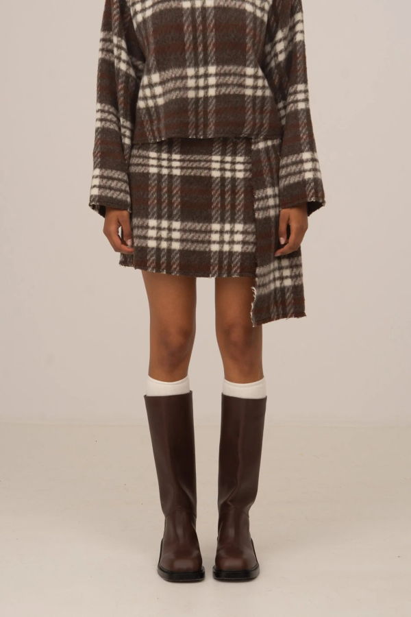 Carmensays Barefoot Plaid Mini Skirt