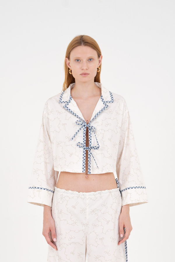 Carmensays Cosmopolitan Cropped Bow-Printed Shirt