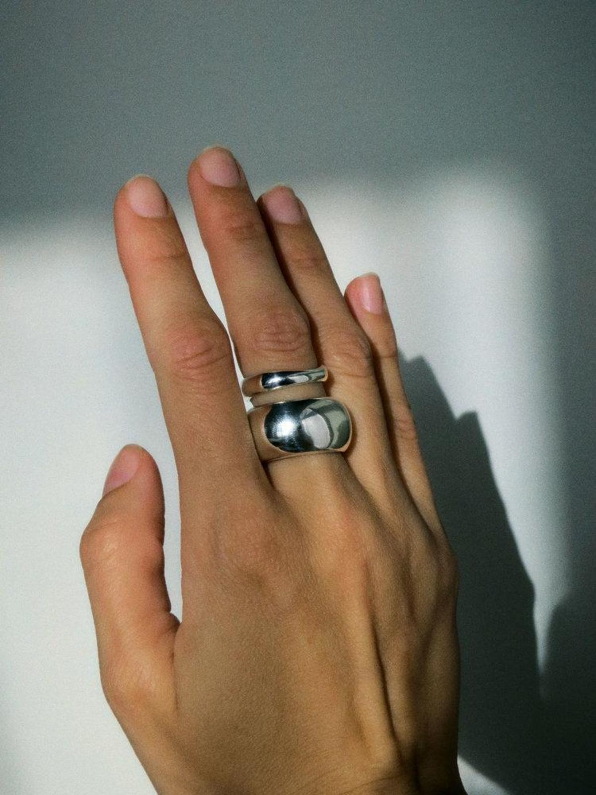 Hernán Herdez Puff Ring Set - Image 1 of 2