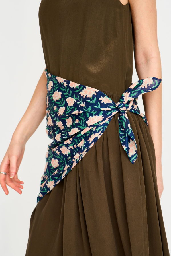 Mirth Scarf - Midnight Pink Carnation
