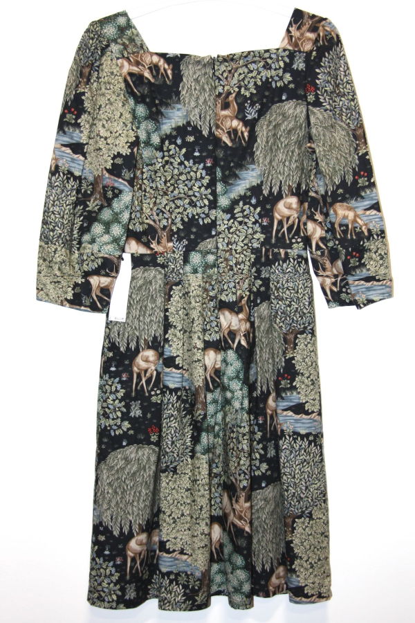 Birds of North America RN1495-2 Helldiver Dress Grazing