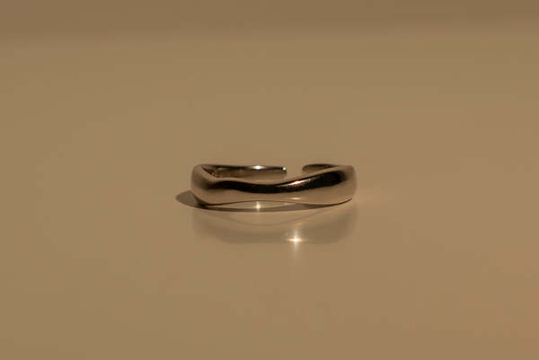 Milk & Rose Classic Adjustable Ring
