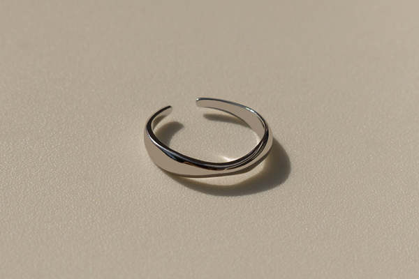 Milk & Rose Classic Adjustable Ring