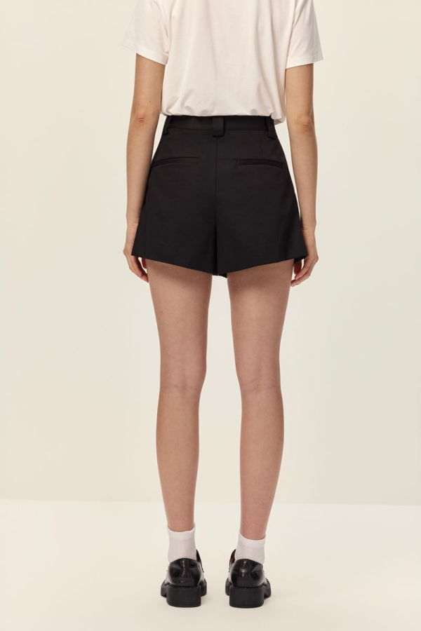 Elodie Valeska Shorts - Black