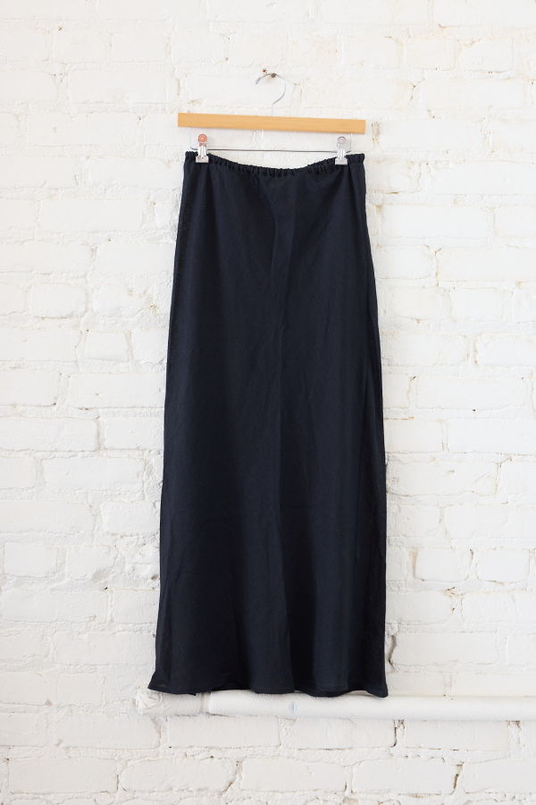 Baserange Dydine Skirt - Black