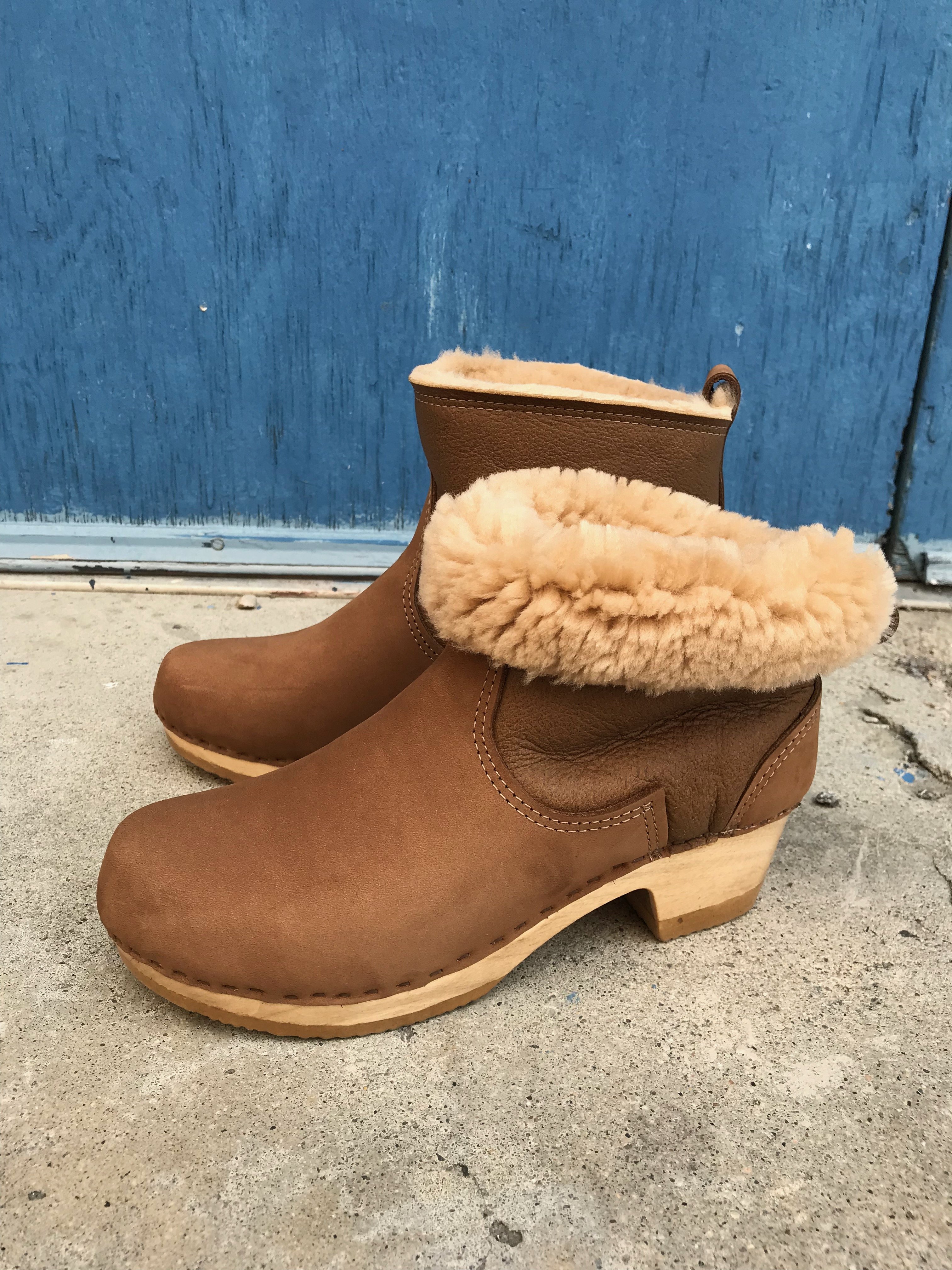 clog boots with fur
