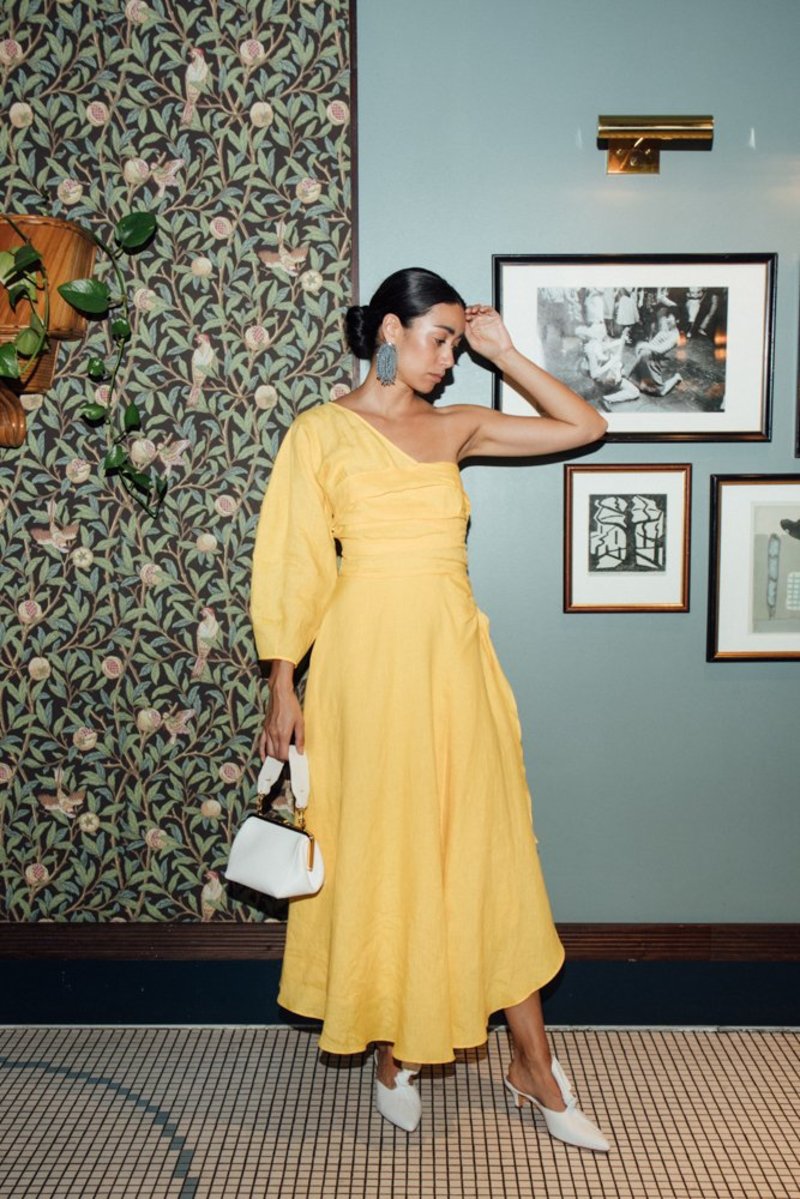 rachel yellow dress Friends' Stylist Debra McGuire Still Gets Asked About Rachel's Perfect for someone who wants romantic glamour and effortless style combined Rachel Allan 70399 |