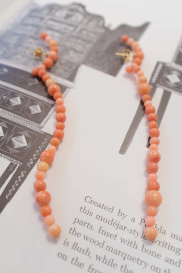 Beatriz Palacios Coral Arch Long Earrings - Coral