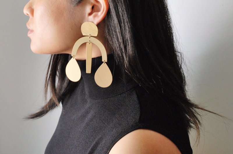 Annie Costello Brown Arc Drop Chandelier Earrings - Gold | Garmentory