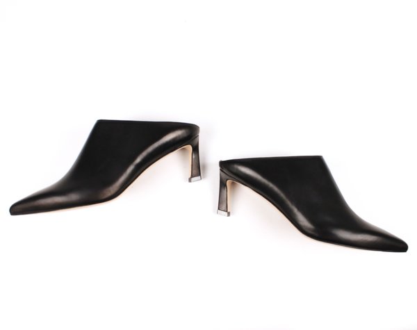 stuart weitzman mira mule white