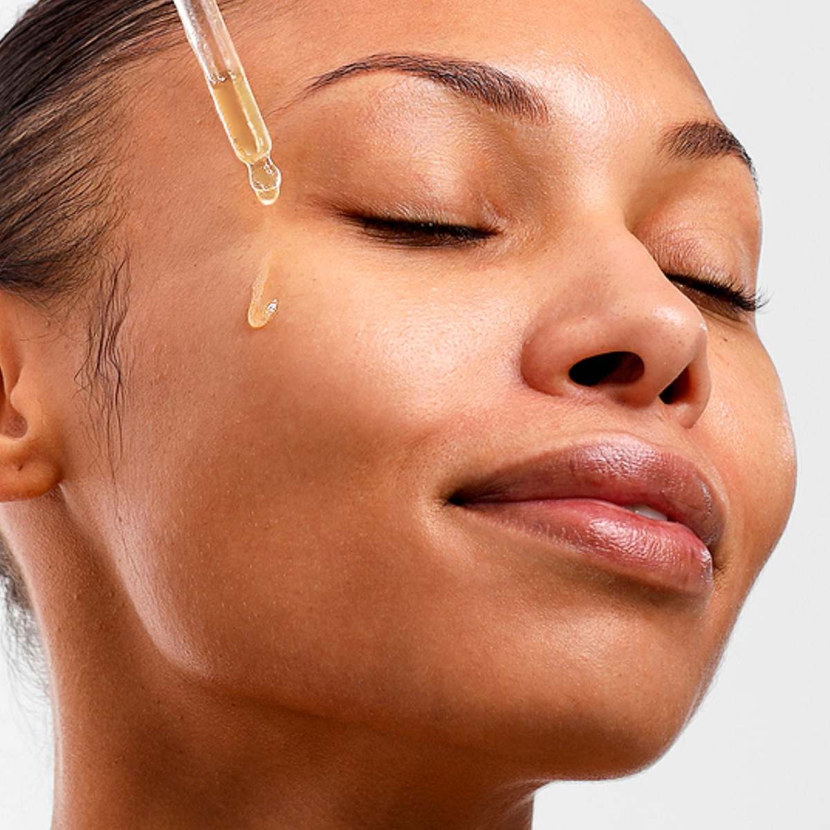 Fitglow Beauty Clear + Bright Mandelic Serum Drops - Image 3 of 6