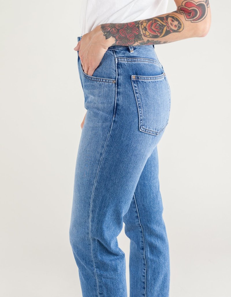 Neuw Lola High Rise Mom Jean - Helen