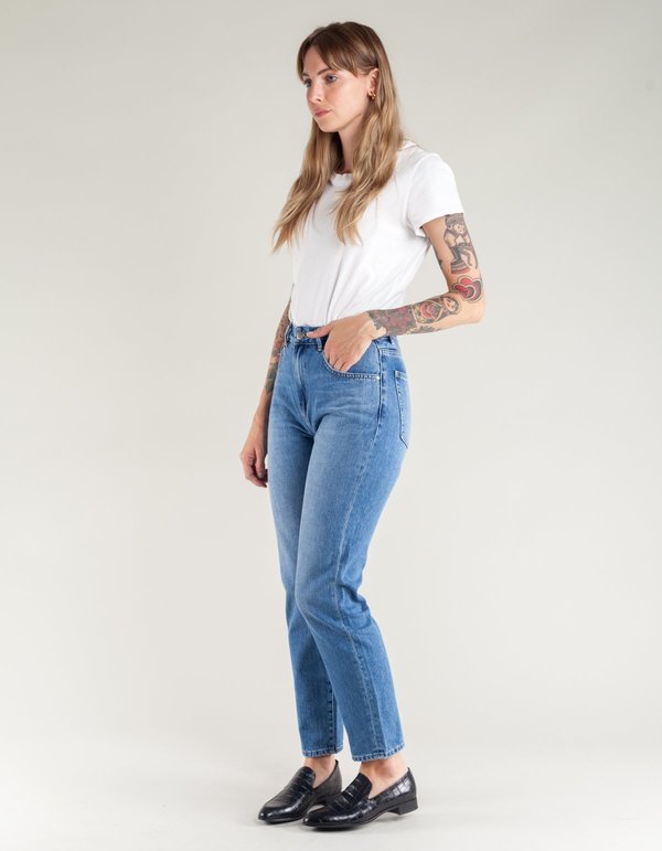 Neuw Lola High Rise Mom Jean - Helen
