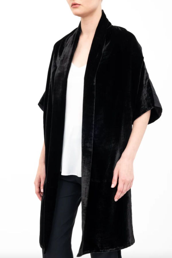 Elaine Kim Amari Shrug