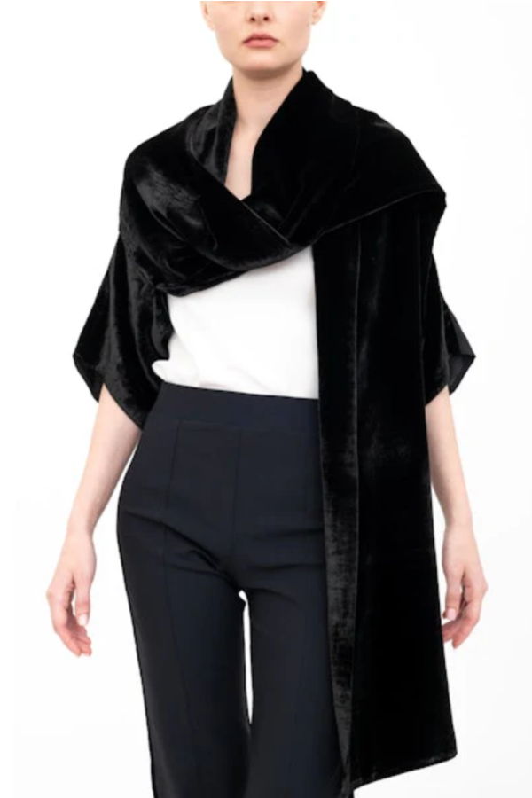 Elaine Kim Amari Shrug