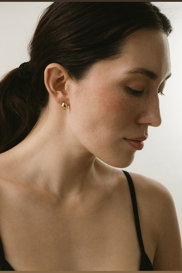 Maslo Jewelry Huggie Hoop Earrings