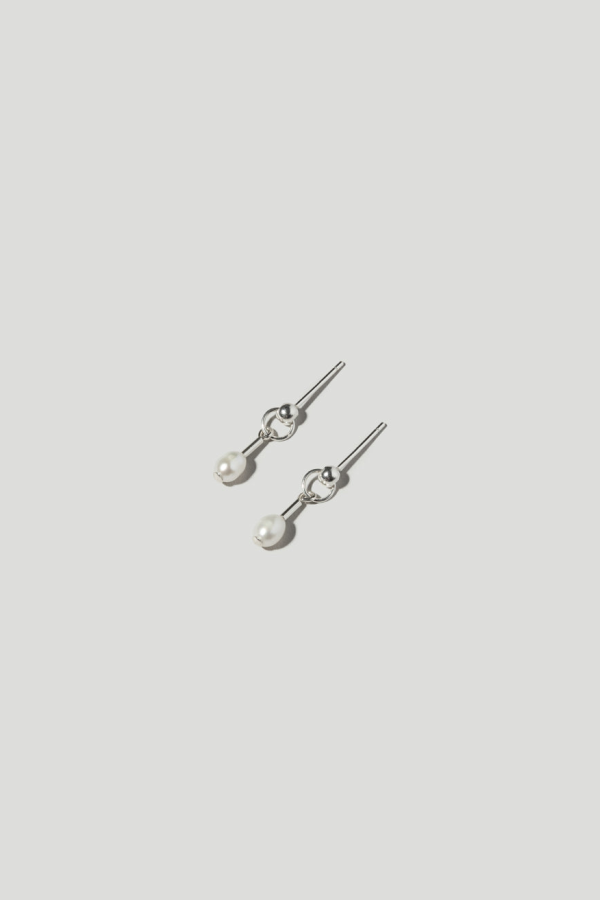 MASLO CO. Relier Pearl Stud Earrings