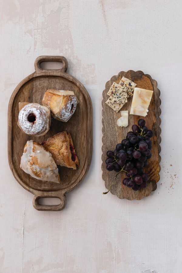 Creative Co-Op Oval Mango Wood Scallop Cheese Board