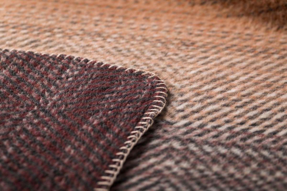David Fussenegger Savona Throw "Gradient Herringbone" - Image 10 of 13