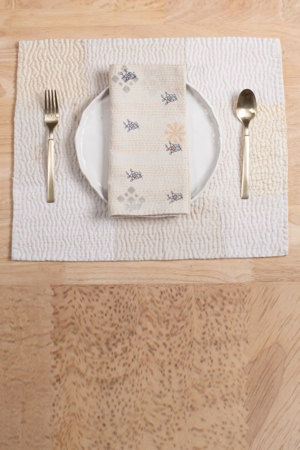 Maison Mieko Set of 2 Mosaic Fray Patch Kantha Placemats - Cauliflower