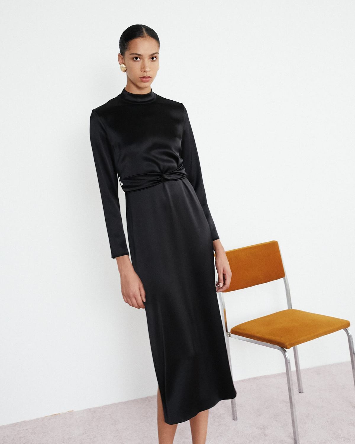 chinese dress ladies Black Long Sleeve Satin Pleated Midi Dress Medium main image 0