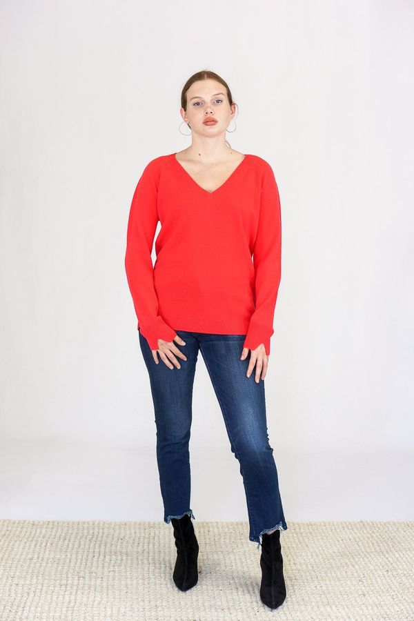 Duffy V Neck Cashmere Sweater Duffy V Neck Cashmere Sweater