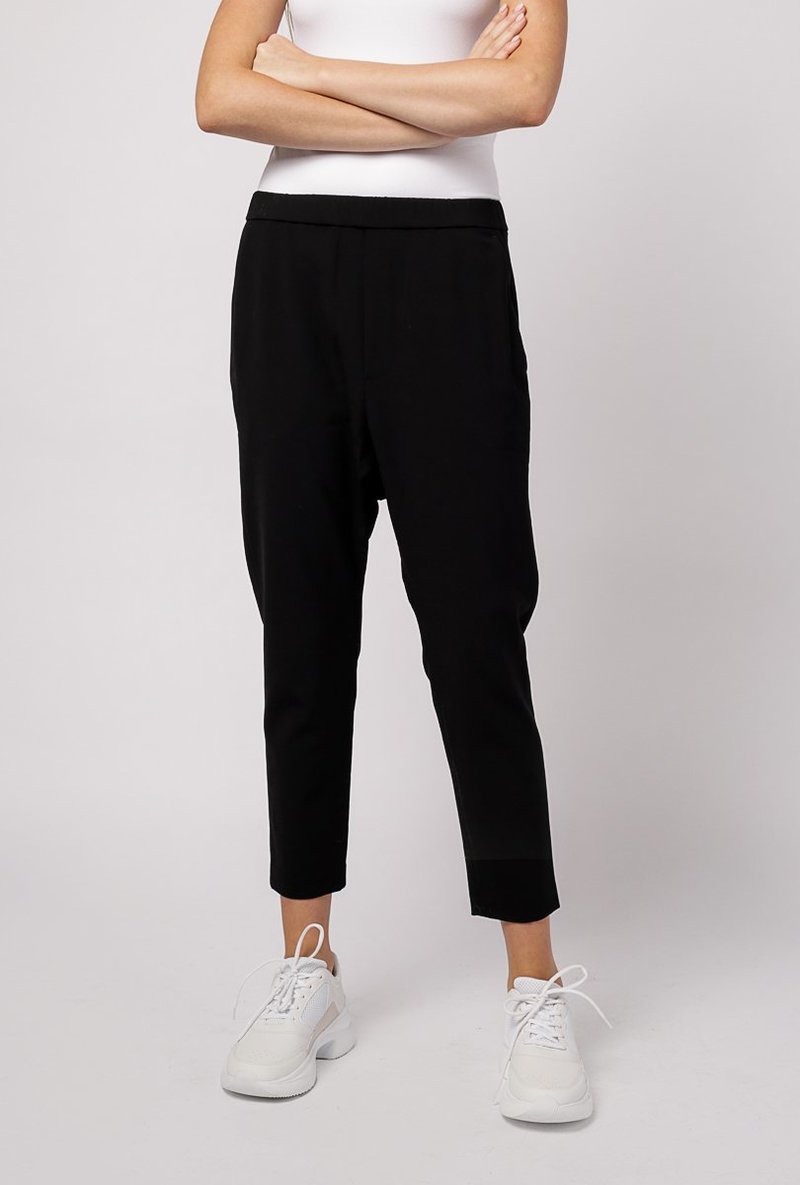Nili Lotan Delancy Pant - Black | Garmentory display picture 1