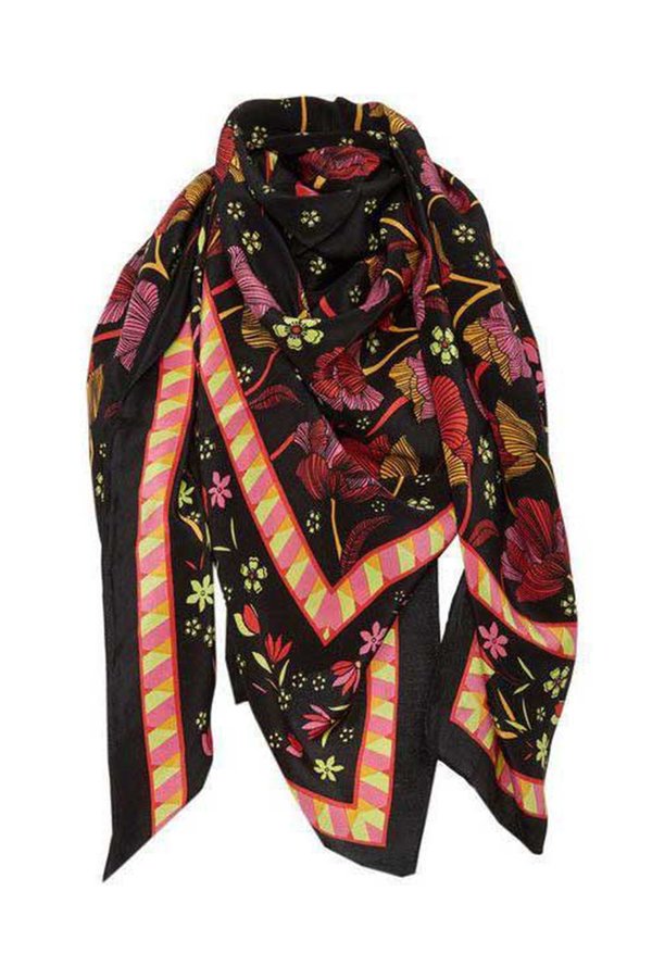 A Peace Treaty Pela Scarf - Black