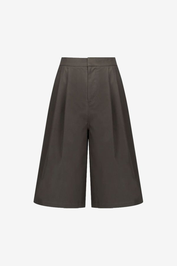 AMOMENTO Two Tuck Wide Shorts
