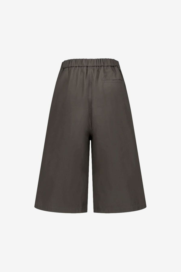 AMOMENTO Two Tuck Wide Shorts